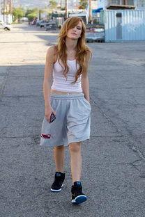 街拍单位吃瓜,品味人间烟火气